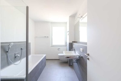 Großzügige Wohnträume mit Terrasse: Stilvolle 4-Zi.-Wohnung - hochwertige Ausstattung - ERSTBEZUG
