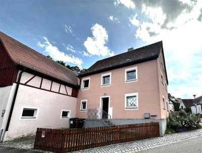 Charmantes Einfamilienhaus mit Scheune auf dem Land