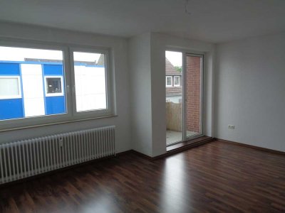 Vegesack - helle 2 Zimmer-Whg. im 3. OG mit Balkon