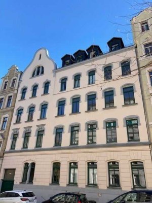 **helle 3 Zimmer mit EBK & Balkon**