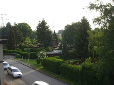 � Helle 3,5-Zimmer-DG-Whg im Grünen – ruhige Lage & top Anbindung!