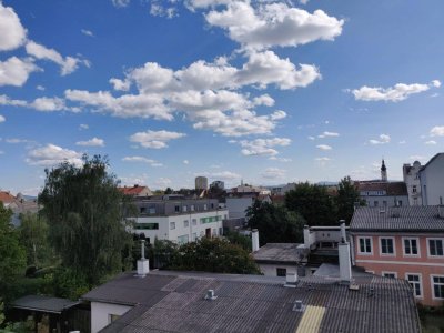 ERSTBEZUG: ruhig und sonnig| 3. Stock| schöner Ausblick - große Loggia| nähe Bahnhof/Krankenhaus/FH