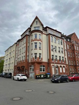 Sanierte Traumwohnung mit 4 Zimmern und eigenem Gartenanteil in Linden zu verkaufen.