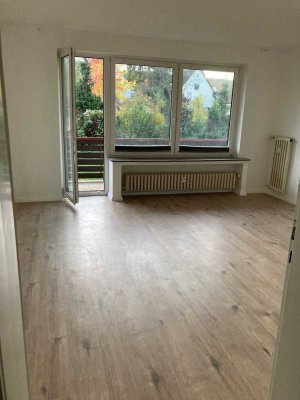 Schöne renovierte 2-Zimmer-Wohnung im Grünen mit großem Balkon in Hildesheim zu vermieten!