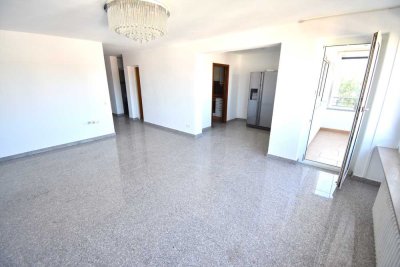 **Bezugsfreie, gepflegte 3,5-Zimmer-Whg. mit Aufzug und TG-Stellplatz in Gärtringen**