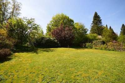 Mit traumhaften Ausblick! Gepflegtes Einfamilienhaus mit schönem Garten und einer Garage...