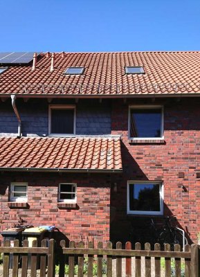 Stadthaus mit gehobener Innenausstattung und Garage in Hannover-Bothfeld