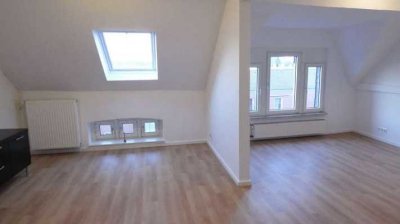 Geschmackvolle 1,5-Raum-Maisonette-Wohnung mit EBK in Düsseldorf