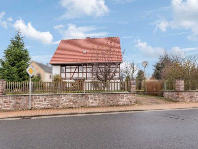 Großweitzschen: Reizvolles Fachwerkhaus mit großem Renovierungspotential
