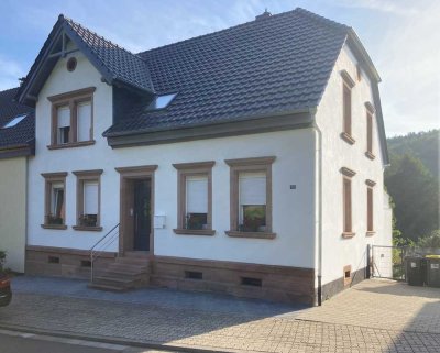 Top-Saniertes, geräumiges Haus mit 7 Zimmern in Kaiserslautern, Hohenecken
