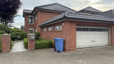 Großzügige 4-Zi-OG-Wohnung, 2 Bäder, 3 Balkone, Doppelgarage