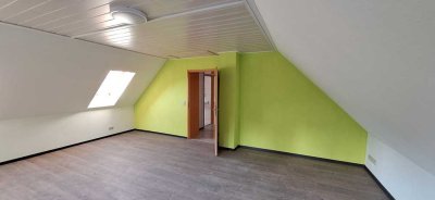 Helle 3-Zimmer Dachgeschosswohnung mit Balkon in Marburg