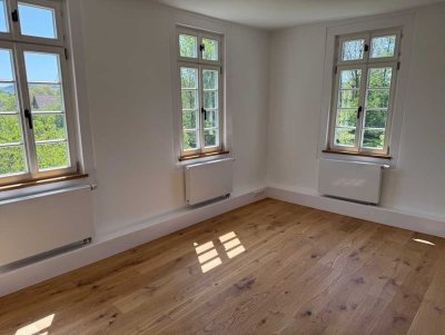 Wohnen im Schlössle - schöne 4,5 Zimmerwohnung im Herzen von Adolzfurt