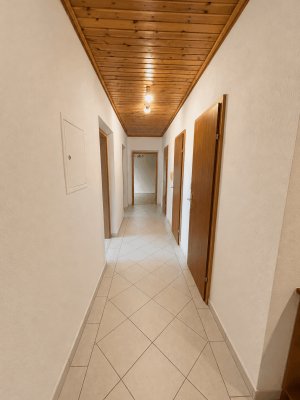Charmante 2-Zimmer-Wohnung mit GARAGE, Loggia &amp; Keller