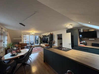 Schicke 4-Zimmer-DG-Wohnung in einem Vierfamilienhaus!!!