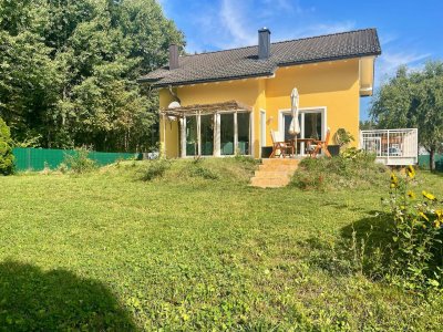 Wunderschönes, komplett renoviertes und einzugsfertiges Einfamilienhaus in ruhiger, zentraler Waldrandlage zu verkaufen- Keine Maklerprovision!