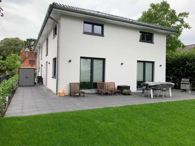 Hochwertige 4-Zimmer Doppelhaushälfte in Hamburg-Sasel mit großem Garten und Parkplatz