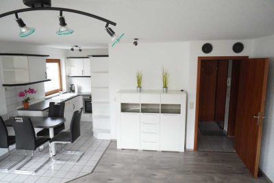 Stilvolle 3-Zimmer-Maisonette-Wohnung mit Terasse und Einbauküche in Holzgerlingen