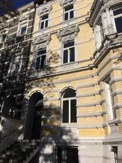 Südstadt - Helle Dachgeschosswohnung in Gründerzeithaus