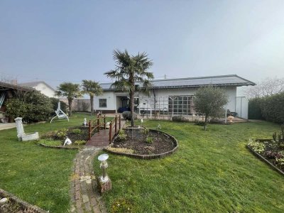 LANDVILLA, POOL, TROPISCHER GARTEN, EFFIZIENT