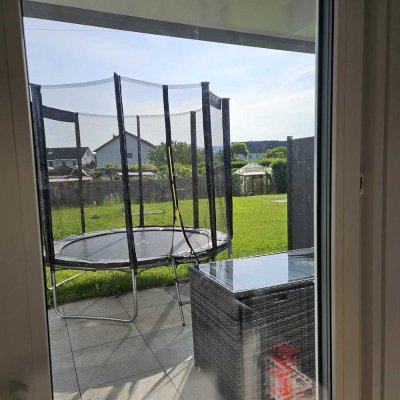 3 Zimmer-Wohnung mit Terrasse/Gartenanteil und Einbauküche