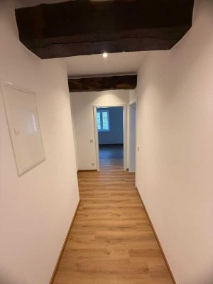 Offene Raumaufteilung mit vielen Extras inkl. Gäste-WC sucht Erstmieter