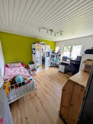 Geräumiges, günstiges 6-Zimmer-Einfamilienhaus mit geh. Innenausstattung in Spielberg Sachsenheim