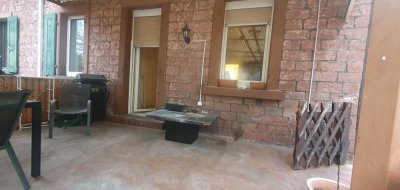 Helle 3 ZKB-Terrassenwohnung mit Einbauküche in Elmstein