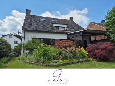 Zweifamilienhaus mit Garten, Terrasse, Sauna und Doppelgarage – ruhige Wohnlage mit Charme