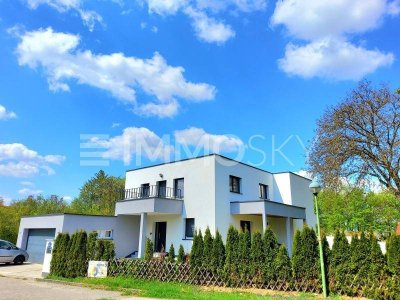 Stilvolle Residenz für 2 Generationen, 2 Eingänge, Garten und Pool