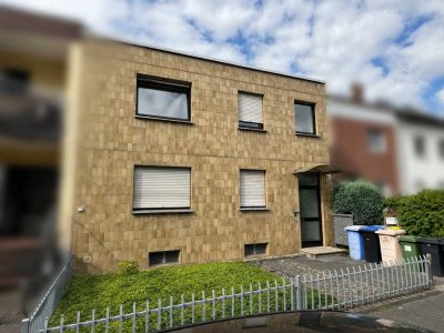 Zentral gelegenes Mehrfamilienhaus mit 5 gut vermietbaren Wohneinheiten und möglicher Ausbaureserve!