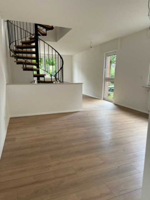 Erstbezug nach Kernsanierung:-Doppelhaushälfte mit Garage/Stellplätzen/Garten in Bottrop Fuhlenbrock