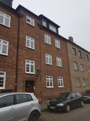 Charmante 3-Zimmer-Wohnung mit Dielenboden