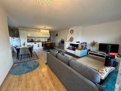 PROVISIONSFREI:helle 4-Zimmer-Wohnung mit Balkon, Kamin, Aufzug, Stellplatz & moderner Einbauküche