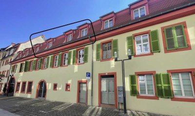 2,5-Zimmer-DG-Wohnung in einem sanierten Denkmal-Gebäude