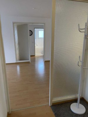 Apartment with 4 rooms, near Panzerkaserne / Schöne 4-Zimmer-Wohnung mit Balkon und EBK in Böblingen