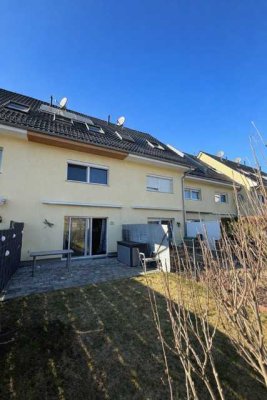 Familienfreundliches Reihenhaus mit 6 Zimmern, Garten & Vollkeller in Französisch Buchholz