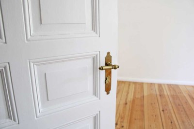 Sofort einziehen in Friedenau! Altbauklassiker mit Holzdielen + Westbalkon in ruhiger Lage