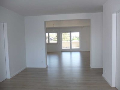 Helle 3-Zimmer Wohnung mit großer Terrasse im Herzen von HZ Kohlscheid