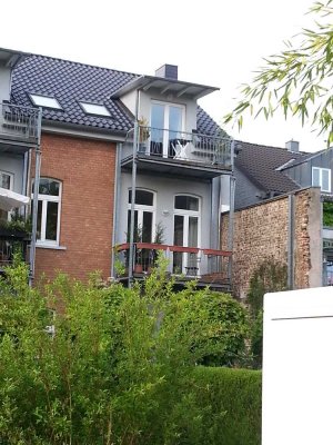Schön gelegenes Apartment im Dachgeschoss mit Einbauküche in Mülheim an der Ruhr/Broich