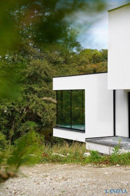 Traumhaftes Naturrefugium: Haus mit Grünblick und Badeparadies vor der Tür