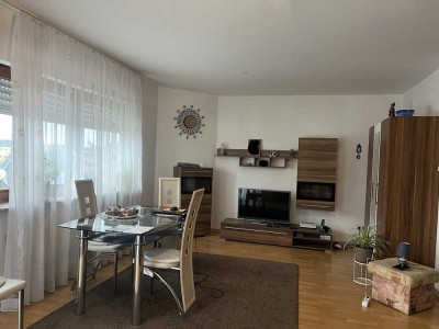 Wunderschöne 1 Zimmer Wohnung mit Küche und Balkon wie aus dem Ei gepellt in Top Lage!