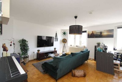 Beste Innenstadtlage: Schön geschnittene 2 ZKB Wohnung mit EBK, modernem Badezimmer - Garage möglich