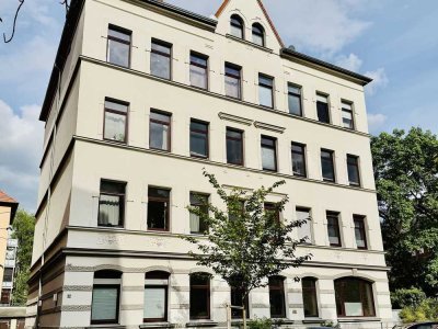Hochwertig sanierte Wohnung mit Balkon