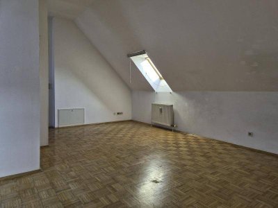 Mureck Hauptplatz: DG-Wohnung in Ruhelage
