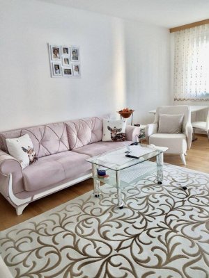 Provisionsfrei - Exqusite &amp; teilmöbelirte 3-Zimmer Wohnung mit Balkon - Bestlage in Sankt Pölten!