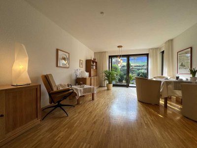 Helle Zwei-Zimmerwohnung mit Garten und Terrasse in begehrter Lage!