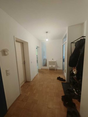5-Zimmerwohnung mit Balkon und Einbauküche: Exklusive 5-Raum-Wohnung in Ahrensburg