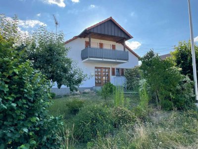 Gemütliche 3-Zimmer-Wohnung mit 2 Balkonen, Einbauküche & Stellplatz in Rottenburg-Frommenhausen