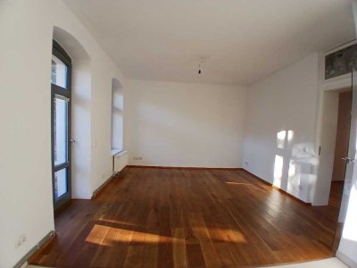 2 Zimmer, Wohnküche, Bad, Gäste-WC, 2 Terrassen , Kassel-Süd